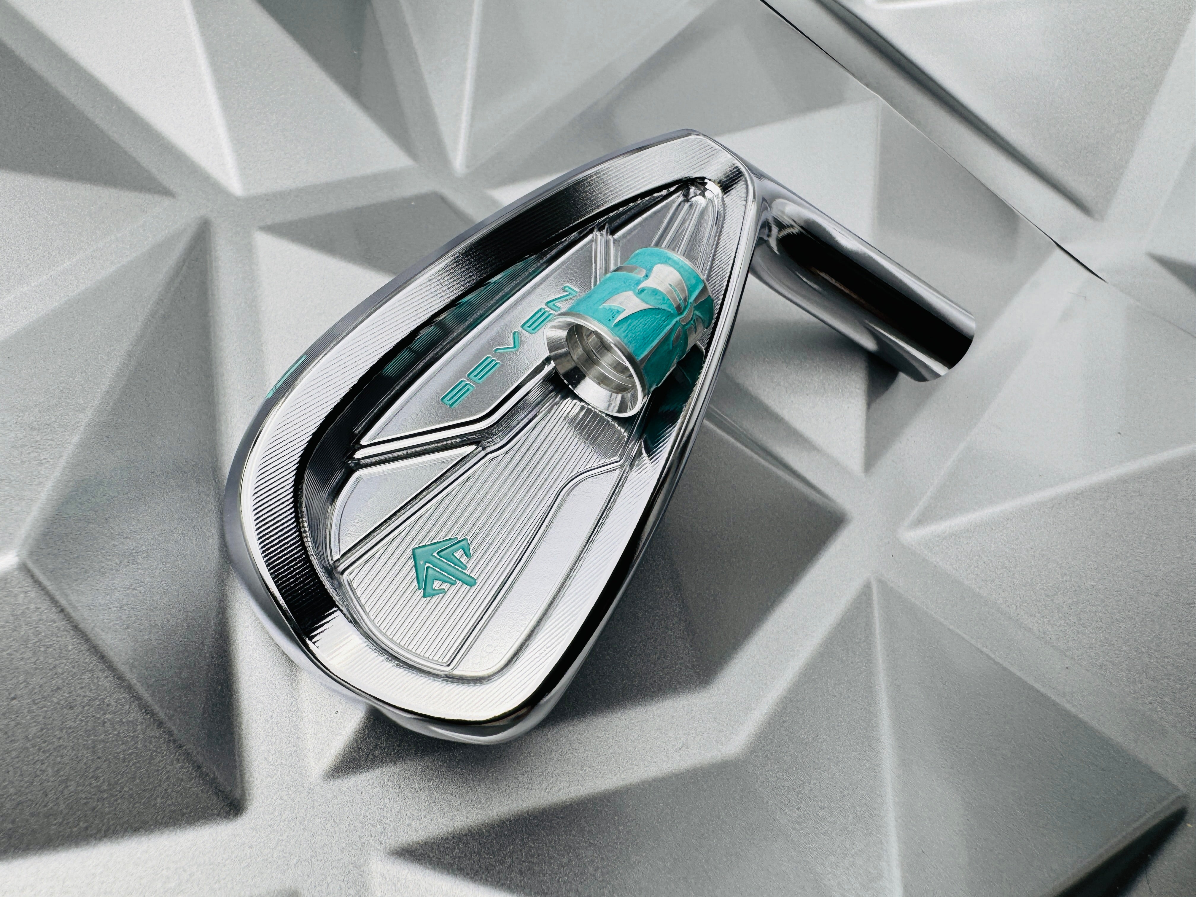 SEVEN Golf SC Irons 5 to PW Tiffany Edition